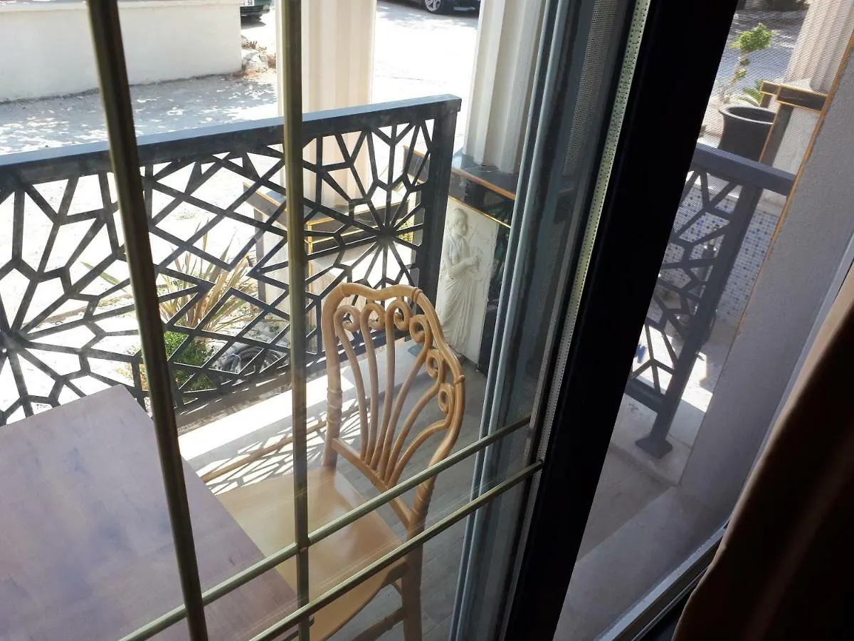 The Klazomenai Marine Hotel أورلا 3*,
